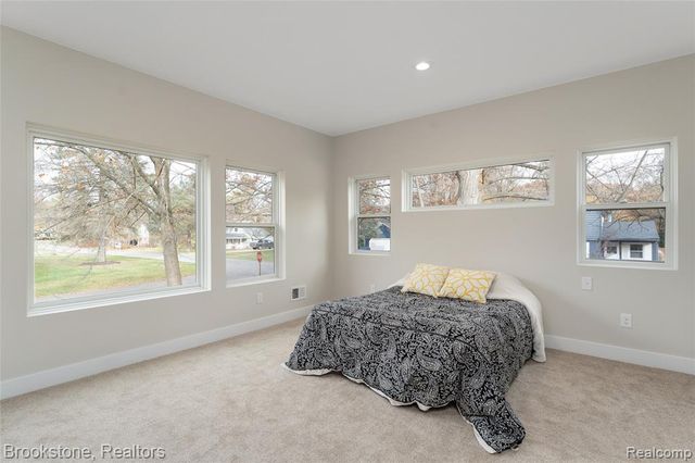 7369 Sweetbriar, West Bloomfield, MI 48324