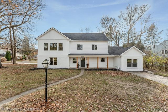 7369 Sweetbriar, West Bloomfield, MI 48324