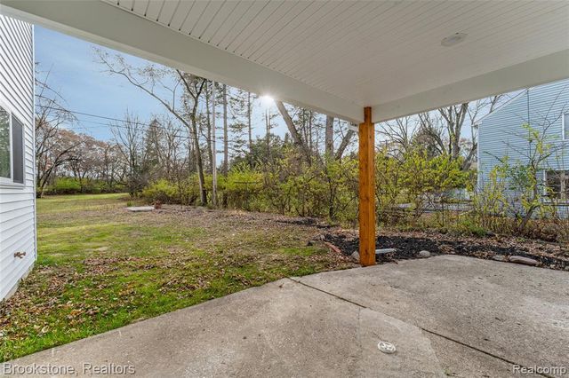 7369 Sweetbriar, West Bloomfield, MI 48324