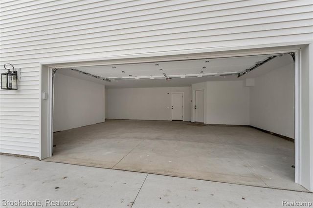 7369 Sweetbriar, West Bloomfield, MI 48324