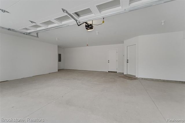 7369 Sweetbriar, West Bloomfield, MI 48324