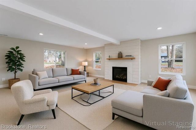 7369 Sweetbriar, West Bloomfield, MI 48324