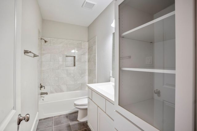 11005 Acorn Falls Drive, Houston, TX 77043