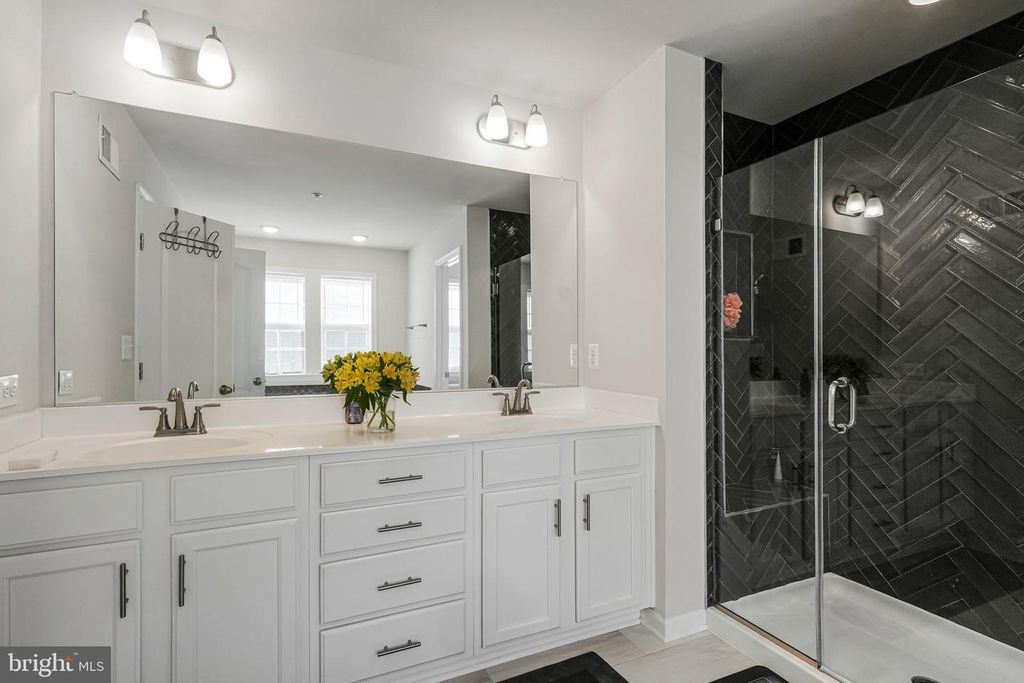 Image 13 of property listing at 9805 KILDORE WAY, Fort Washington, MD 20744