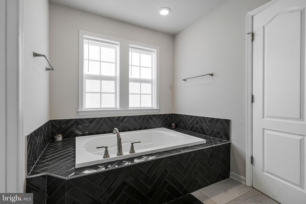 Image 14 of property listing at 9805 KILDORE WAY, Fort Washington, MD 20744