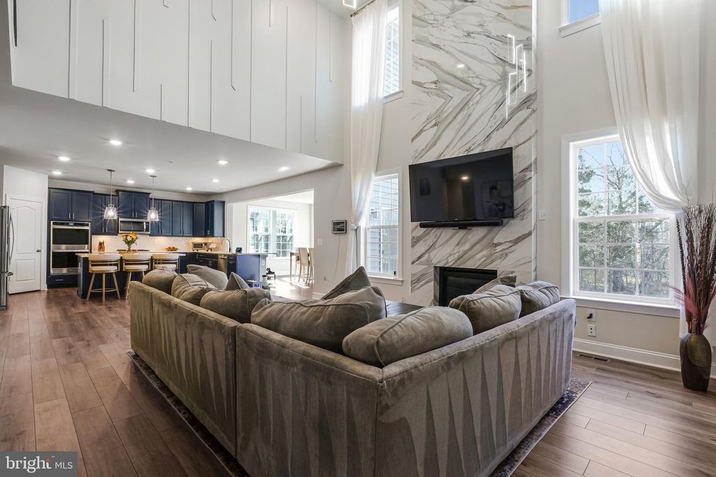 Image 3 of property listing at 9805 KILDORE WAY, Fort Washington, MD 20744