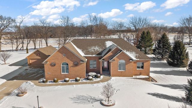 2651 Woodbine Drive, Valparaiso, IN 46383