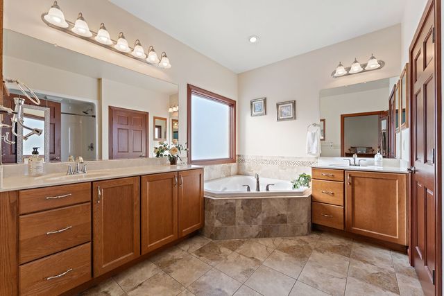 2651 Woodbine Drive, Valparaiso, IN 46383