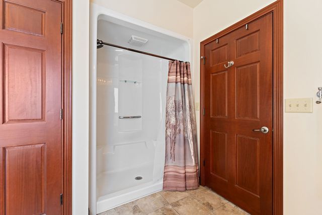 2651 Woodbine Drive, Valparaiso, IN 46383