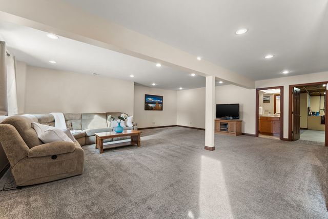 2651 Woodbine Drive, Valparaiso, IN 46383