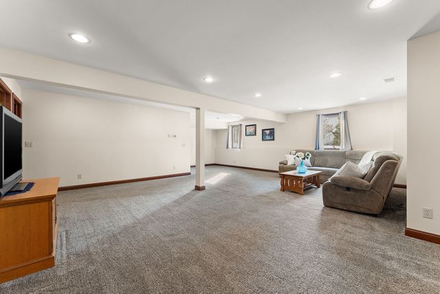 2651 Woodbine Drive, Valparaiso, IN 46383