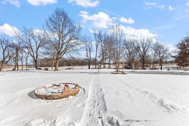 2651 Woodbine Drive, Valparaiso, IN 46383