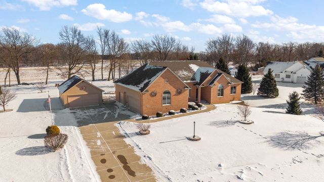 2651 Woodbine Drive, Valparaiso, IN 46383