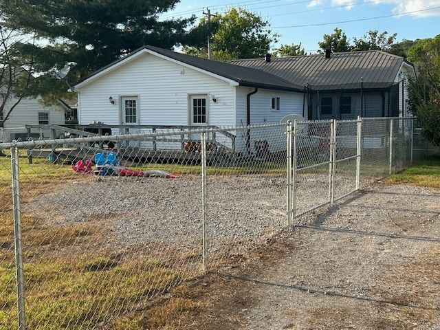 216 Carmack Ave, Carthage, TN 37030