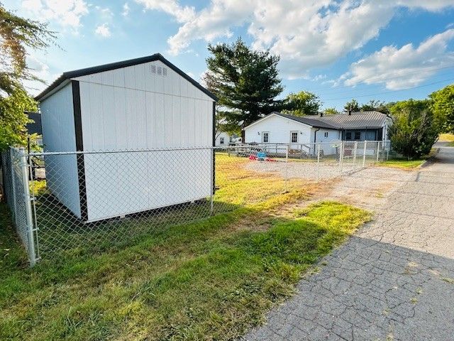 216 Carmack Ave, Carthage, TN 37030