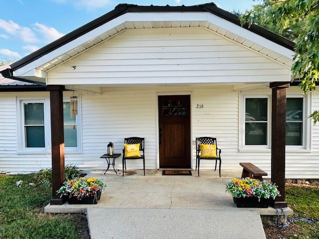 216 Carmack Ave, Carthage, TN 37030