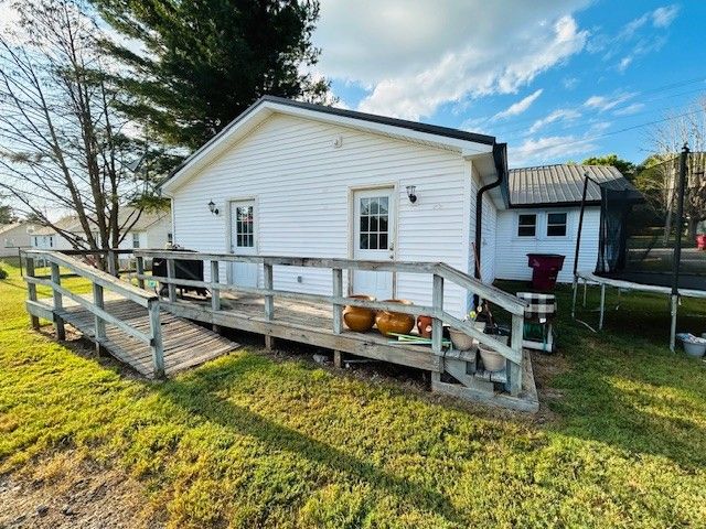 216 Carmack Ave, Carthage, TN 37030