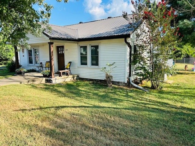 216 Carmack Ave, Carthage, TN 37030