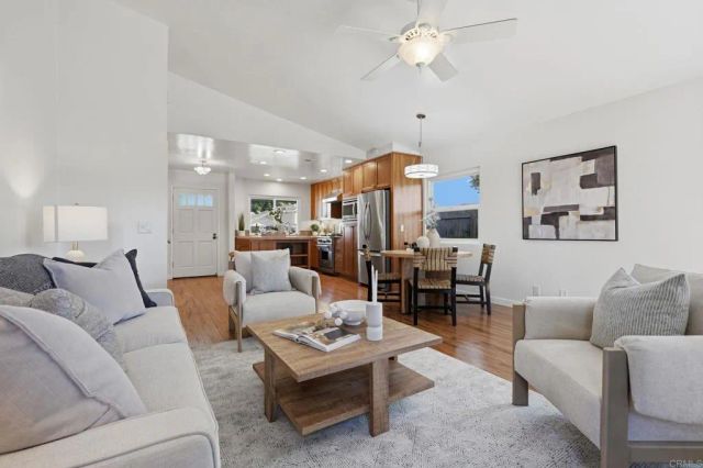 7945 Calle Madrid, Carlsbad, CA 92009