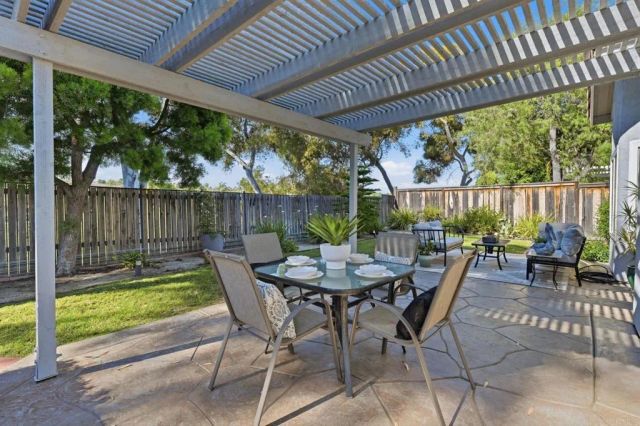 7945 Calle Madrid, Carlsbad, CA 92009