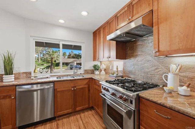 7945 Calle Madrid, Carlsbad, CA 92009