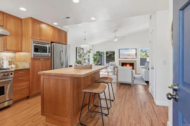 7945 Calle Madrid, Carlsbad, CA 92009