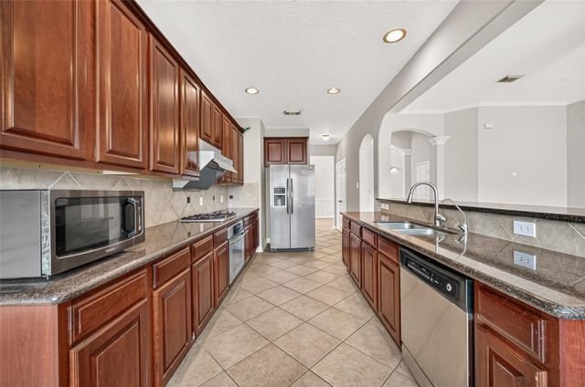 17927 Sugarloaf Bay Drive, Cypress, TX 77429