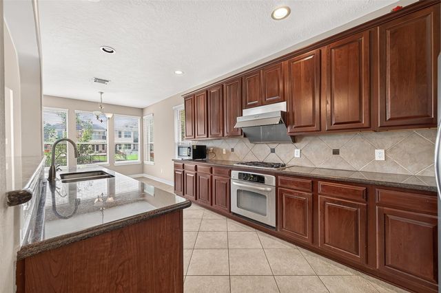 17927 Sugarloaf Bay Drive, Cypress, TX 77429