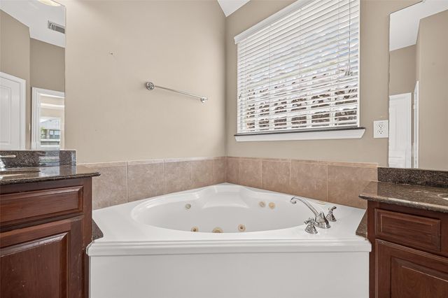 17927 Sugarloaf Bay Drive, Cypress, TX 77429