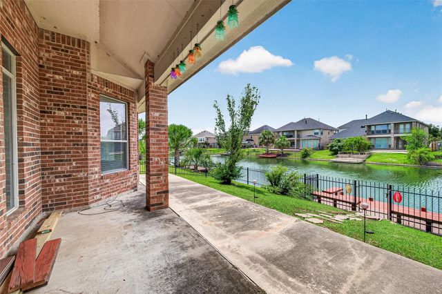 17927 Sugarloaf Bay Drive, Cypress, TX 77429