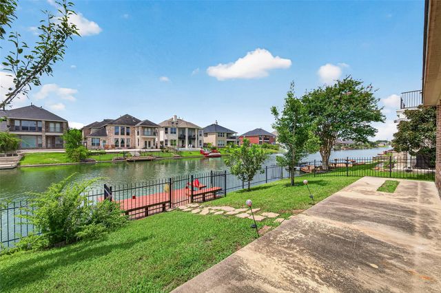17927 Sugarloaf Bay Drive, Cypress, TX 77429