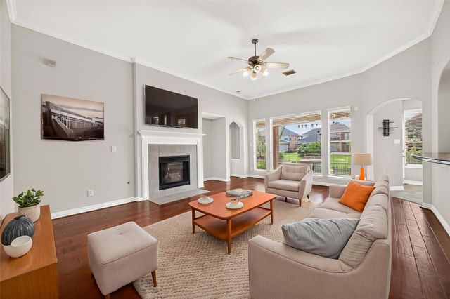 17927 Sugarloaf Bay Drive, Cypress, TX 77429