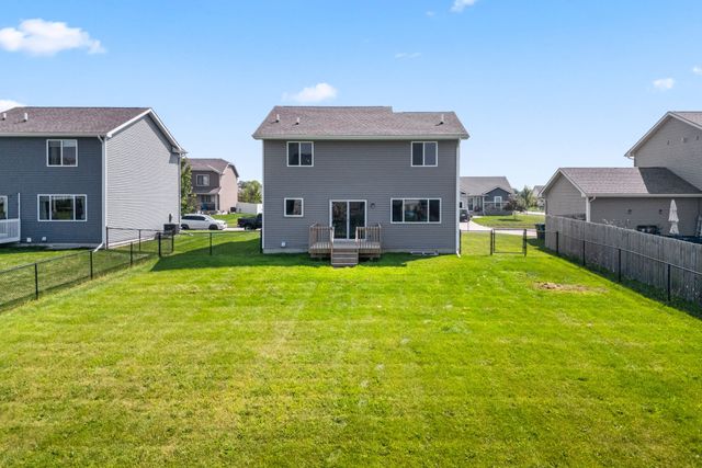 216 Summit Circle NW, Bondurant, IA 50035