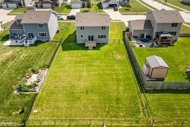 216 Summit Circle NW, Bondurant, IA 50035