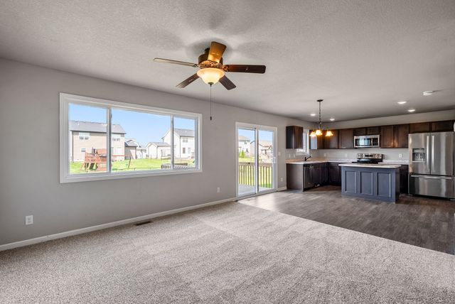 216 Summit Circle NW, Bondurant, IA 50035