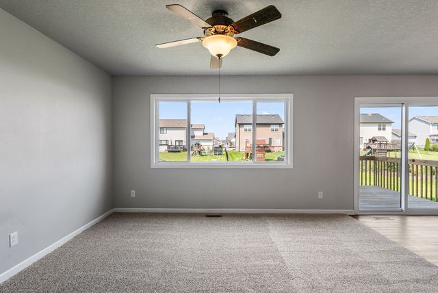 216 Summit Circle NW, Bondurant, IA 50035