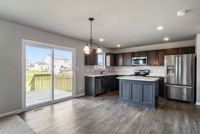 216 Summit Circle NW, Bondurant, IA 50035