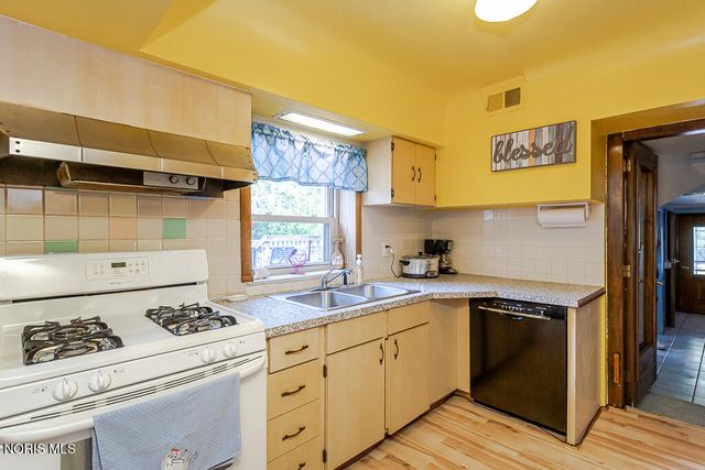 1020 Birch Avenue, Maumee, OH 43537