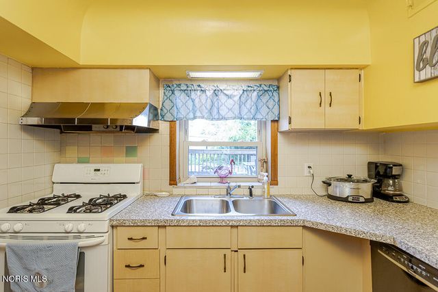1020 Birch Avenue, Maumee, OH 43537
