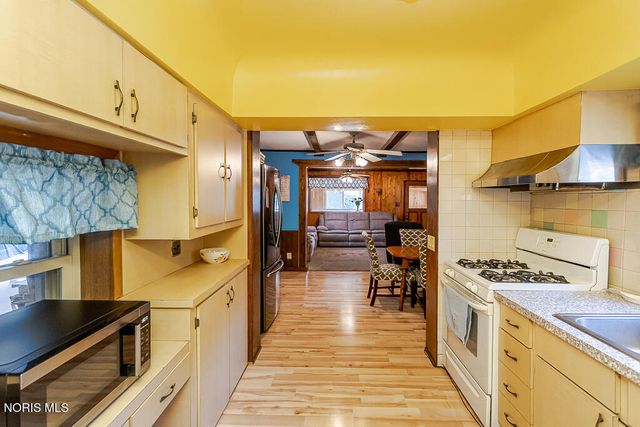 1020 Birch Avenue, Maumee, OH 43537