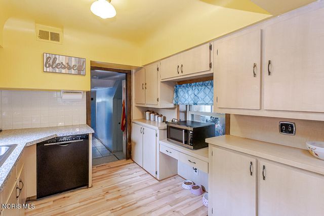 1020 Birch Avenue, Maumee, OH 43537