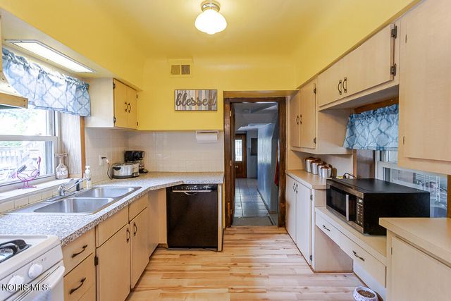 1020 Birch Avenue, Maumee, OH 43537