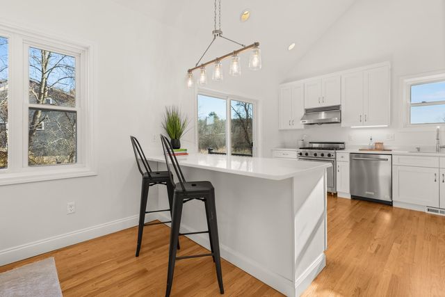 26 Moffat Street, Portsmouth, NH 03801