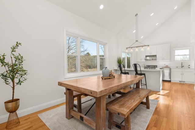 26 Moffat Street, Portsmouth, NH 03801