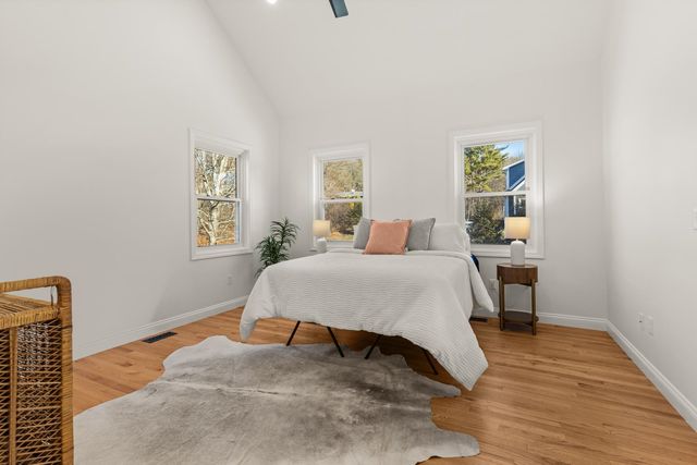 26 Moffat Street, Portsmouth, NH 03801