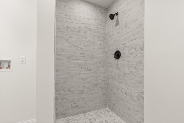 26 Moffat Street, Portsmouth, NH 03801