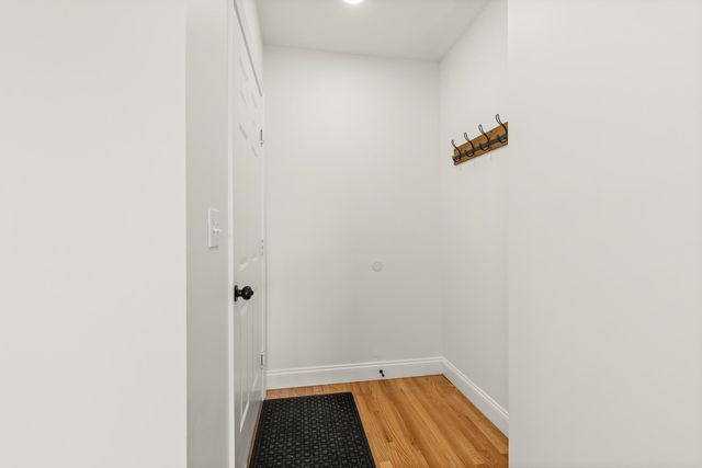 26 Moffat Street, Portsmouth, NH 03801