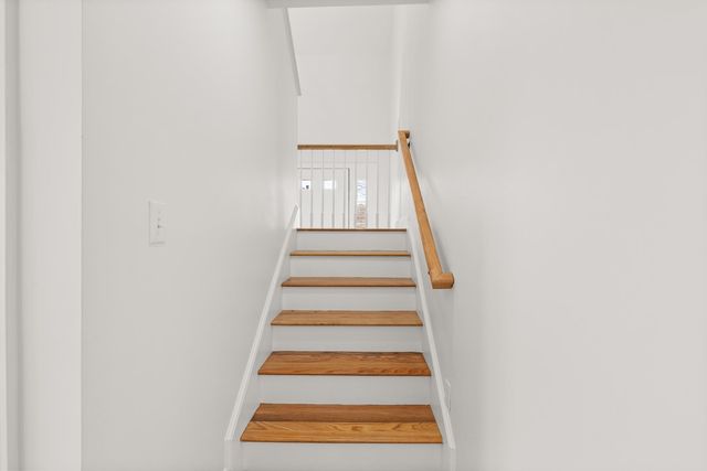 26 Moffat Street, Portsmouth, NH 03801