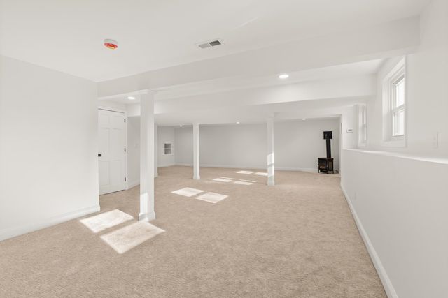 26 Moffat Street, Portsmouth, NH 03801