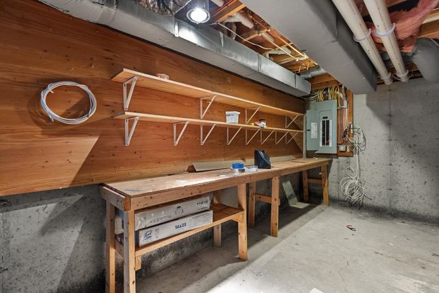 26 Moffat Street, Portsmouth, NH 03801